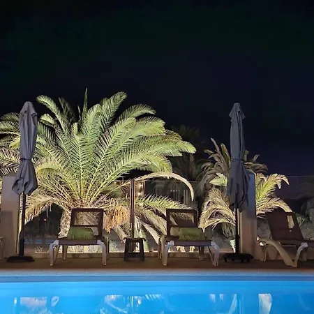 Africa فيلة *