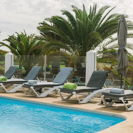 Africa Vila *